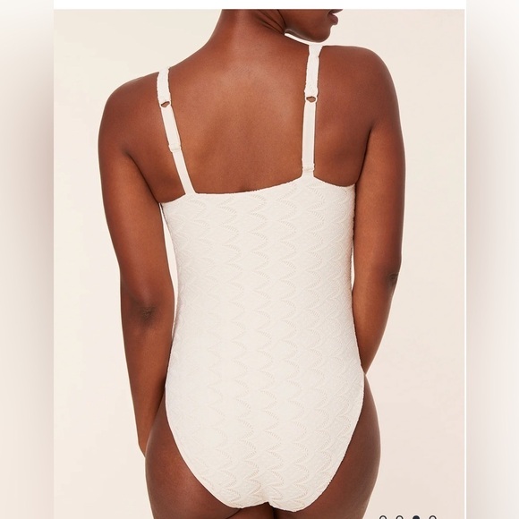 Andie NWT The Macao One Piece Scallop Crochet Size XL Color Gardenia Classic - Picture 2 of 9